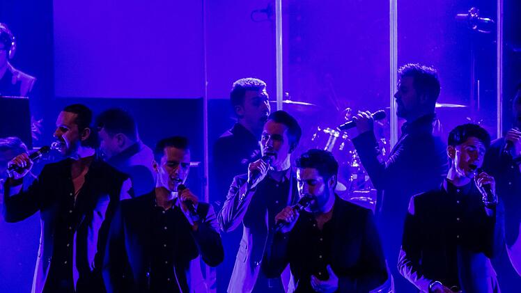 Tolle Show im Kongresshaus: "The 12 Tenors" wurden beim Coburg-Gastspiel von zahlreichen Fans bejubelt.Foto: Jochen Berger