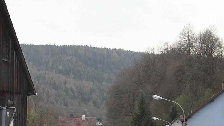Die Linksabbieger in Kauerndorf brauchen Geduld und gute Nerven. Zu Stoßzeiten (wie hier am frühen Abend) werden Autofahrer  bisweilen zu waghalsigen Manövern verleitet.Archiv/Jochen Nützel