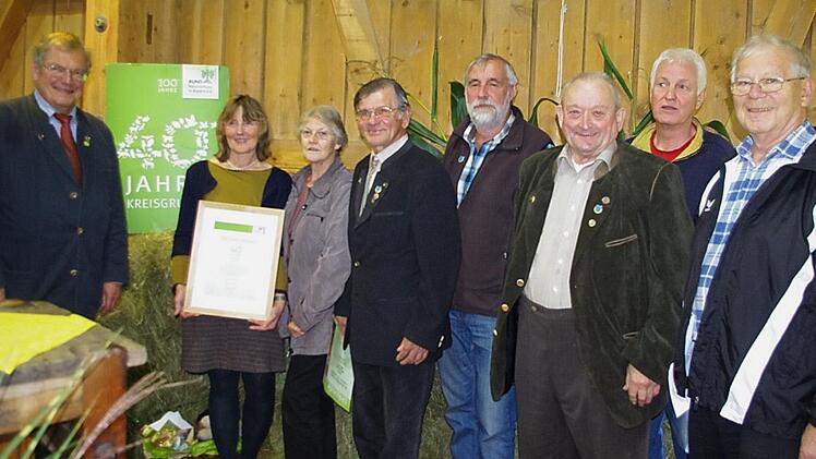 Ehrungen bei der BN-Kreisgruppe Kronach - das Bild zeigt (von links) Bundes- und Landesvorsitzenden Hubert Weiger, Kreisvorsitzende Elisabeth Hoffmann, Hella Krist, Hubert Falat, Uwe Längenfelder, Fritz Müller, Hans Krist und Adolf Beier. Fotos: Heike Schülein