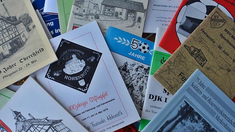 Festschriften, wie sie über viele Jahre hinweg bei Großereignissen ausgegeben wurden, sind heute selten geworden.  Foto: Hanns Friedrich
