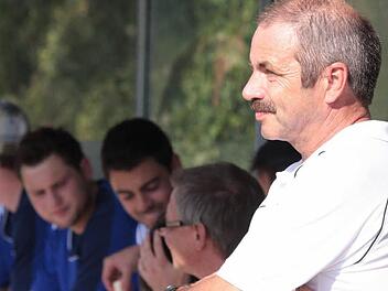 Der FC Augsfeld von Trainer Dieter Schlereth (unser Bild) zählt zu den Favoriten beim Hallenfußballturnier des TV Ebern.