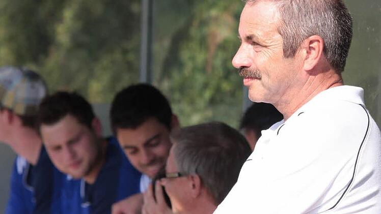 Der FC Augsfeld von Trainer Dieter Schlereth (unser Bild) zählt zu den Favoriten beim Hallenfußballturnier des TV Ebern.