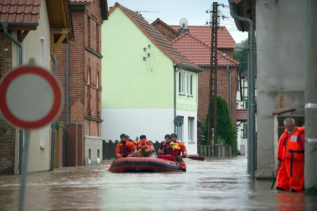 Hochwasser in Deutschland: Der Kampf gegen die Fluten