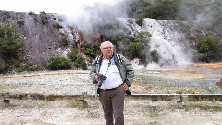 Siegfried Erhard ist begeistert von der Vulkanlandschaft auf Neuseeland.  Foto: Ilse Erhard