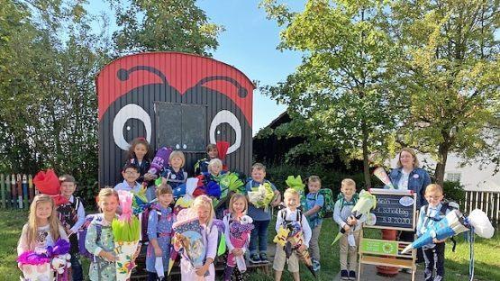 Die Klasse 1a mit Klassenleiterin Alexandra Heierth  Foto: Roland Dietz