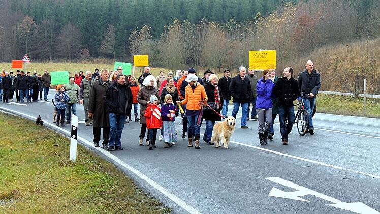 Für den baldigen Bau der Staatsstraße gingen die Beiersdorfer schon auf die Straße.