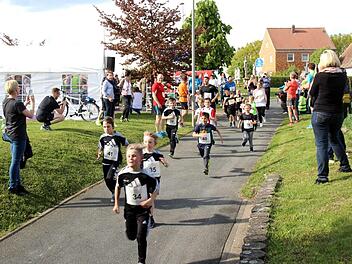 Der erste "Lauf für Uganda" der Pfarrei Hannberg war "die Veranstaltung" im Seebachgrund und die halbjährige Vorbereitung hat sich gelohnt. Foto: Richard Sänger