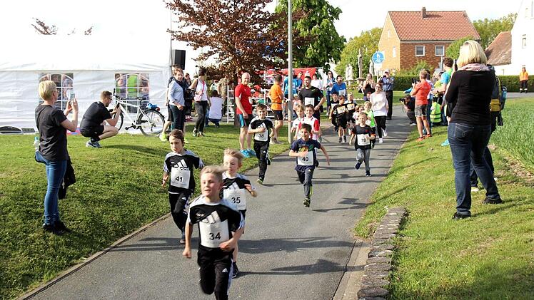 Der erste "Lauf für Uganda" der Pfarrei Hannberg war "die Veranstaltung" im Seebachgrund und die halbjährige Vorbereitung hat sich gelohnt. Foto: Richard Sänger