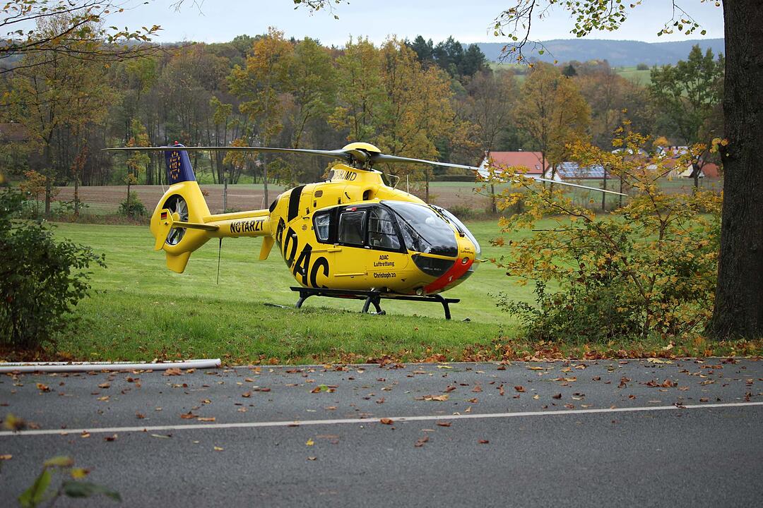 Frau wird bei Crash in Bayreuth im Auto eingeklemmt