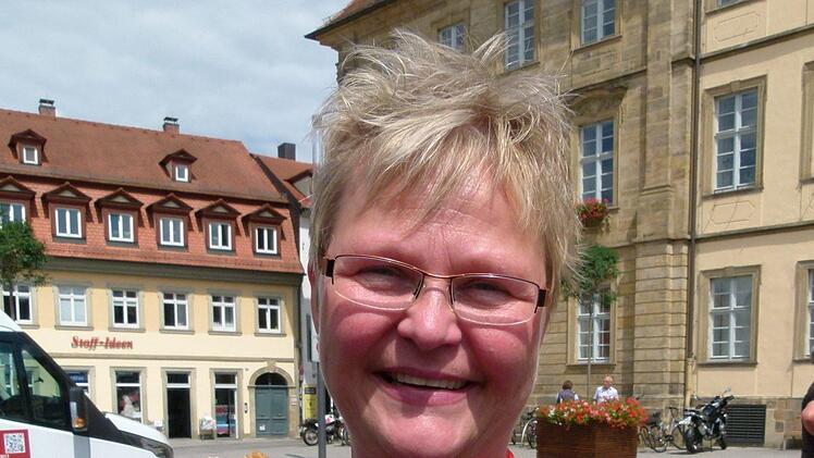 Diakonin Andrea Hofmann freute sich an den "ökumenischen Bratwürsten".