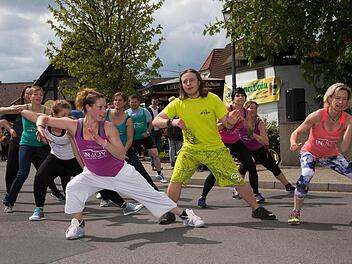 Zumba-Flashmop auf der Schlemmermeile