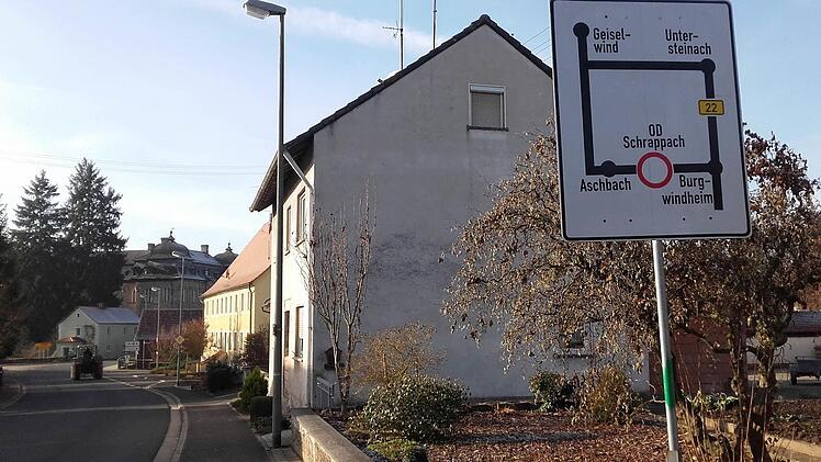 In Burgwindheim ein Hinweis auf das abgeschnittene SchrappachFoto: Anette Schreiber