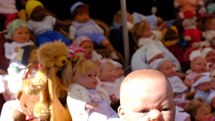 Puppen, Puppen, Puppen. Foto: Gerd Schaar