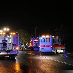 Ein Toter bei Frontalzusammenstoß auf B15