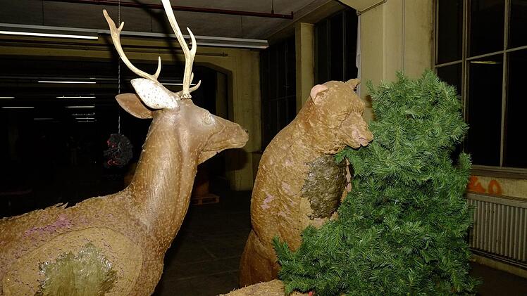Schaumstofftiere als 3D Ziele in der Bogenhalle in Nürnberg. Foto: Nikolas  Pelke
