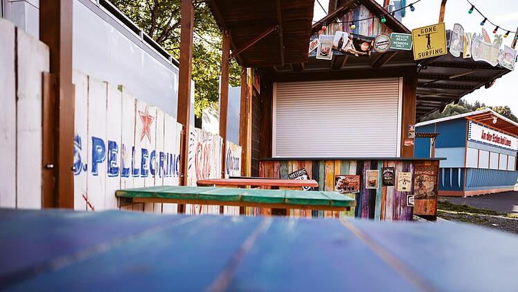 Der Aufbau beim Freischießen läuft. Foto: Marian Hamacher