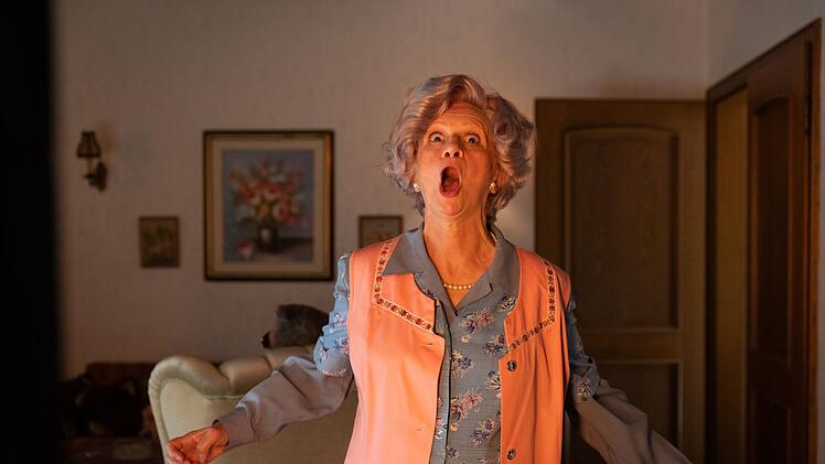 Marie Meierling (Johanna Gastdorf) ist von einem Hackfleisch-Dämon besessen.