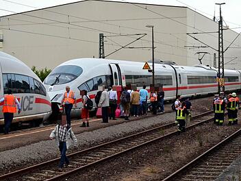 Feuerwehreinsatz am Bahnhof Iphofen Foto: Berthold Diem
