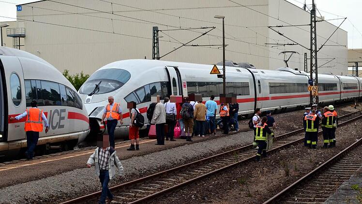 Feuerwehreinsatz am Bahnhof Iphofen Foto: Berthold Diem