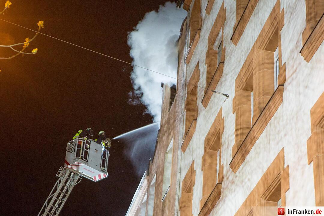 Wohnungsbrand in der Nürnberger Suedstadt mit zwei Verletzten