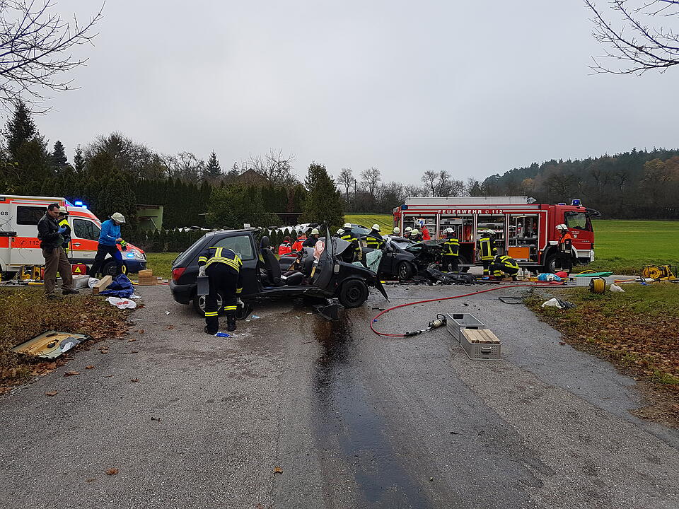 Ansbach: Frontalcrash - zwei Schwerverletzte