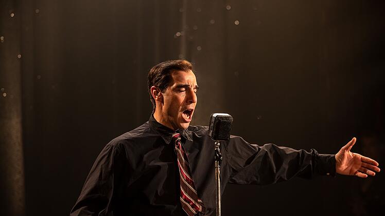 Er gib den "Monsieur Aznavour": Tahar Rahim wurde f&uuml;r seine Darbietung als Charles Aznavour f&uuml;r einen C&eacute;sar als bester Schauspieler nominiert.
