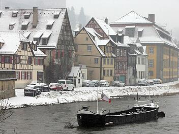Pulverschnee und minus zwei Grad: Eine Woche vor dem Frühlingsbeginn macht der Winter in Bamberg noch mal ernst.  Foto: Mattias Hoch