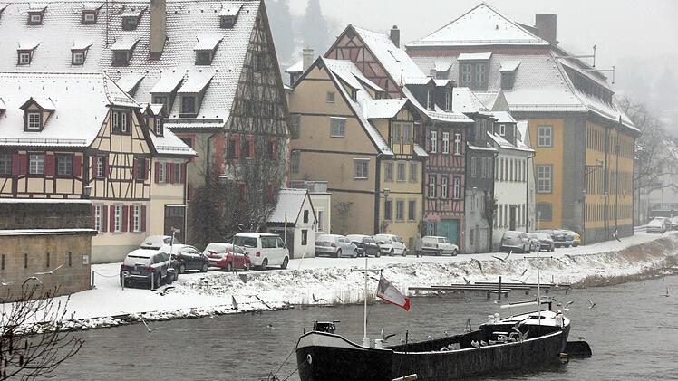 Pulverschnee und minus zwei Grad: Eine Woche vor dem Frühlingsbeginn macht der Winter in Bamberg noch mal ernst.  Foto: Mattias Hoch