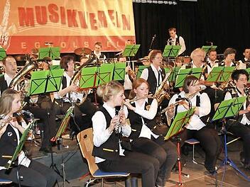 Das 32-köpfige Orchester bescherten ihrem Publikum ein mehr als gelungenes Konzert.  Foto: Erlwein