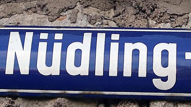 Das Straßenschild "Ludwig-Nüdling-Weg" beim Jörgentor. Foto: Dieter Britz