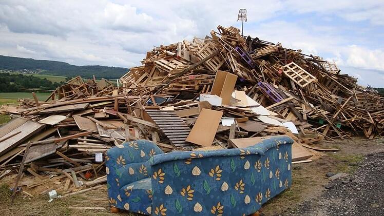Landkreis Bamberg: Aufbau, Brennstoff und Co. - Was bei Johannisfeuern beachtet werden muss