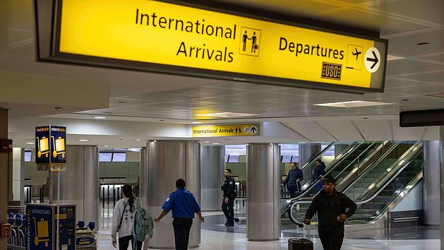 USA verschärfen Visa-Kontrollen: Social Media als neue Grenze