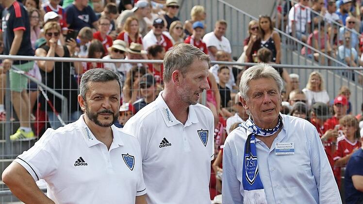 Co-Trainer Besnik Avdiji (v.li.), Coach Normann Wagner und Vereinsboss Reinhard Heydenreich sind bereit für den Anpfiff.