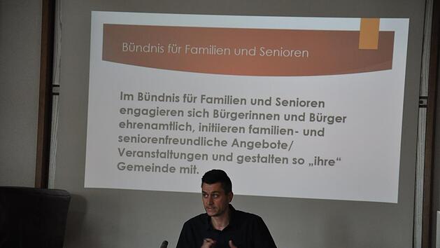 Thomas Zettelmeier managt das Bündnis für Familien und Senioren in Knetzgau. Am Montagabend referierte er darüber während der Gemeinderatssitzung. Martin Schweiger