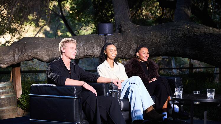 Yanneck, Safia und Aur&eacute;lie (v.l.n.r.) versuchen beim Interview m&ouml;glichst wenig von sich preiszugeben.
