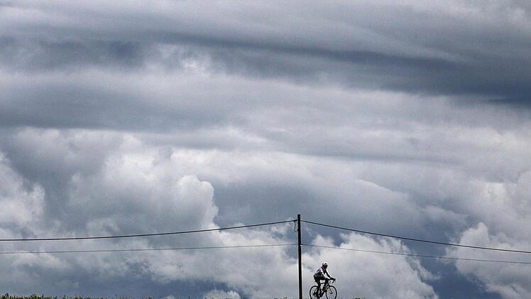 Das Pfingstwetter war schon mal besser. Foto: Karl-Josef Hildenbrand /dpa
