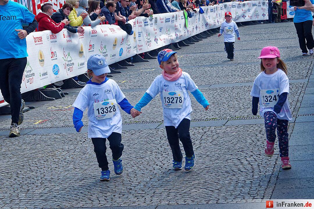 Weltkulturerbelauf 2017 in Bamberg: Der Zieleinlauf am Maxplatz