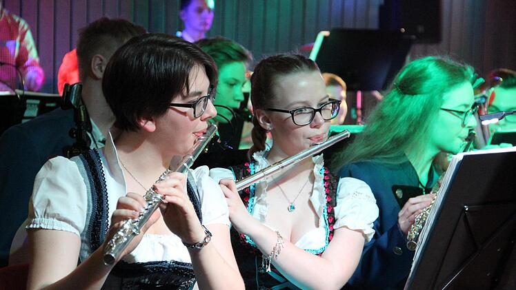 Auch auf Querflöten spielten die Mitglieder des Musikvereins.