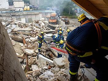Rettungsaktion im  "fiktiven" Erdbeben-Krisengebiet. Foto: THW Bad Kissingen