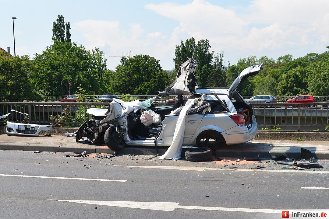 Autofahrer stirbt bei Unfall in Würzburg