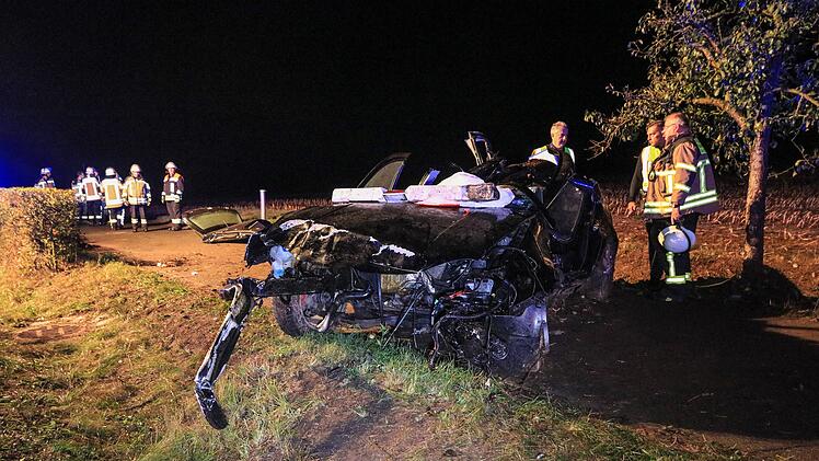 Bei einem schweren Unfall am späten Freitagabend wurde ein 29-Jähriger schwer verletzt.