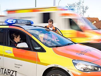 Zusammenstoß von Krankenwagen mit S-Bahn Zusammenstoß von Krankenwagen mit S-Bahn