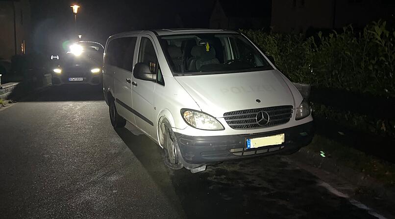 Anwohner erschrocken - Betrunkener (48) rast in Gartenzaun