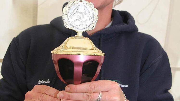 Nicole Hofmann siegte mit einer Ausbeute von 1100 Gramm Weißfischen bei den Damen.