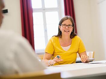 Astrid Franssen, Gleichstellungsbeauftragte im Ordinariat, im Gespräch  Foto: Hendrik Steffens