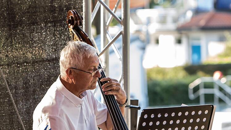 Impressionen vom Klassik-Open-Air im Freibad NeustadtFoto: Jochen Berger