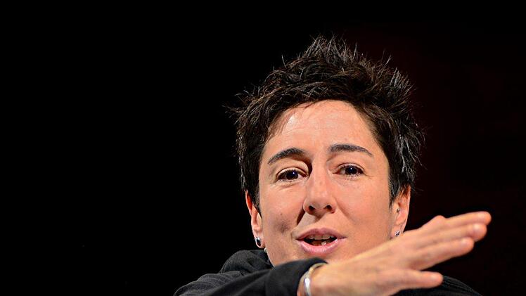 Dunja Hayali  bei ihrer Lesung Foto: Helmut Ölschlegel