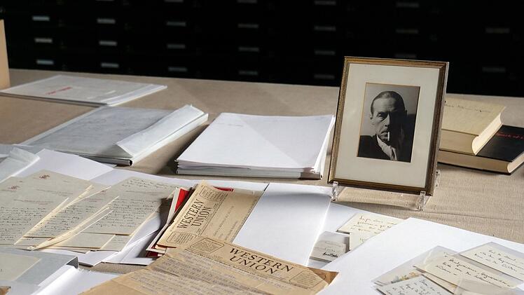 Es sind Zeugnisse einer komplizierten Liebe: Briefe, Karten und Telegramme von Erich Maria Remarque an Marlene Dietrich.