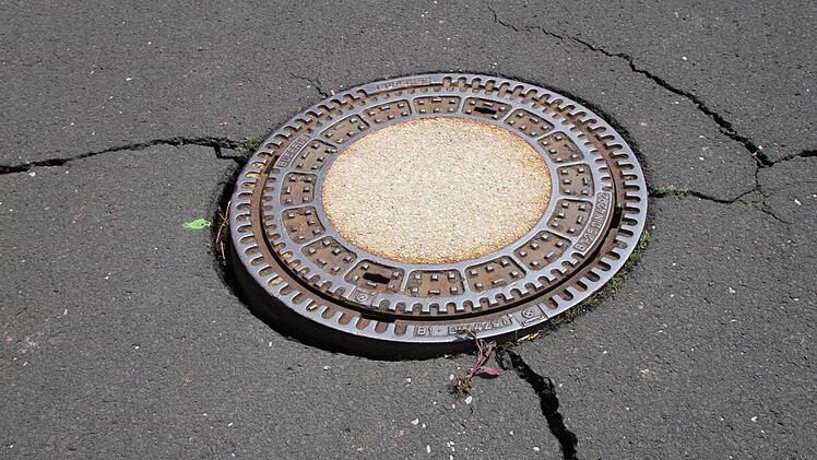 Eine Woche später sind die Risse schon deutlich breiter.