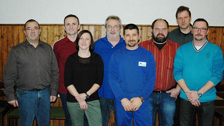 Weitere Kandidaten der Wählergruppe OWII (von links): Siegbert Paul, Adrian Koczot, Evelyne Marek, Rolf Runschke, Willi Haner, Horst Kimmel, Ralf Köhler und Michael Hackl. Foto: Sebastian Schmitt-Mathea